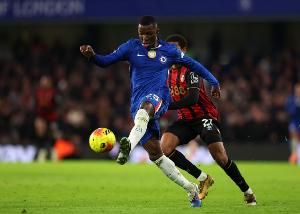 电讯报：切尔西坚称无论能否获得欧冠资格，都不会出售核心球员